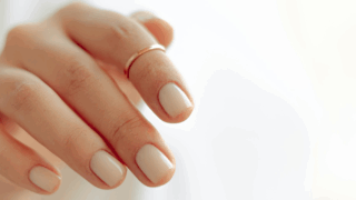 オフィスベージュ × ミラーライン